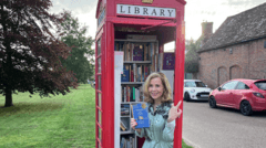 Mikės Pūkuotuko knygos bus telefonų būdelių bibliotekose