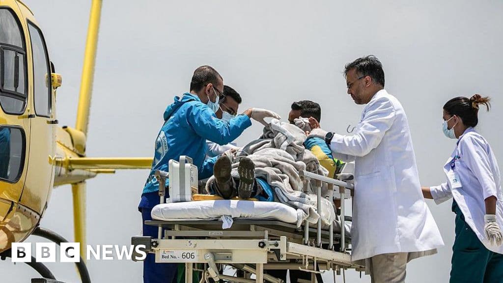 Missing guide found on Mount Everest after 'miracle' self-rescue