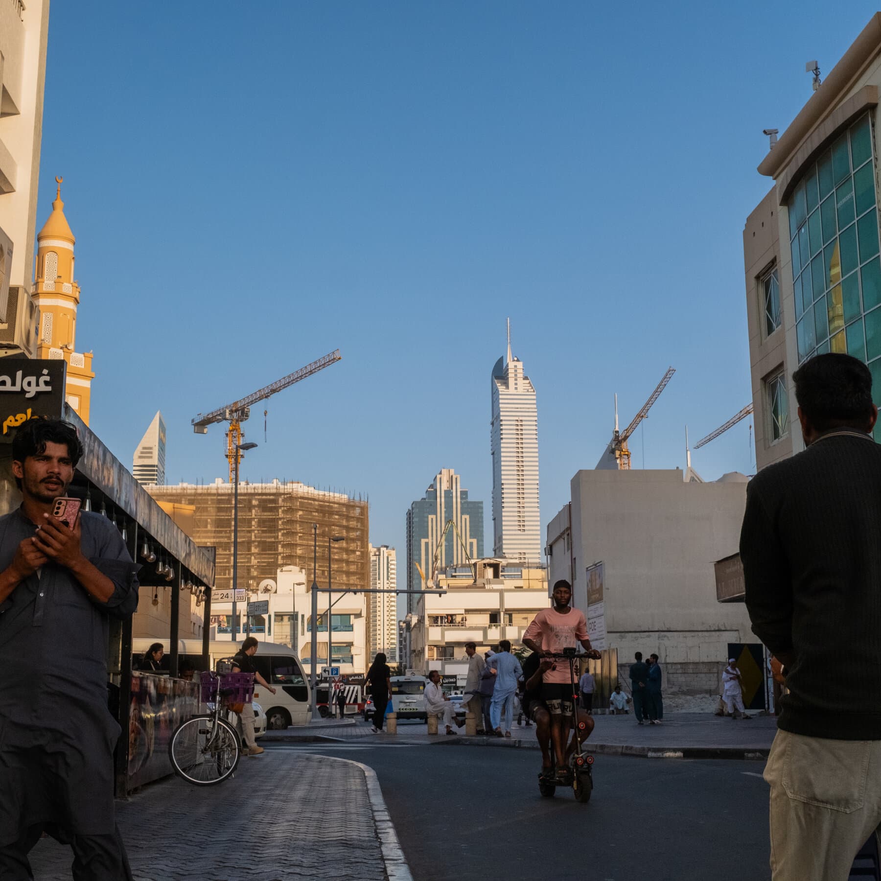As War Chills Economy, Dubai’s Most Vulnerable Bear the Cost