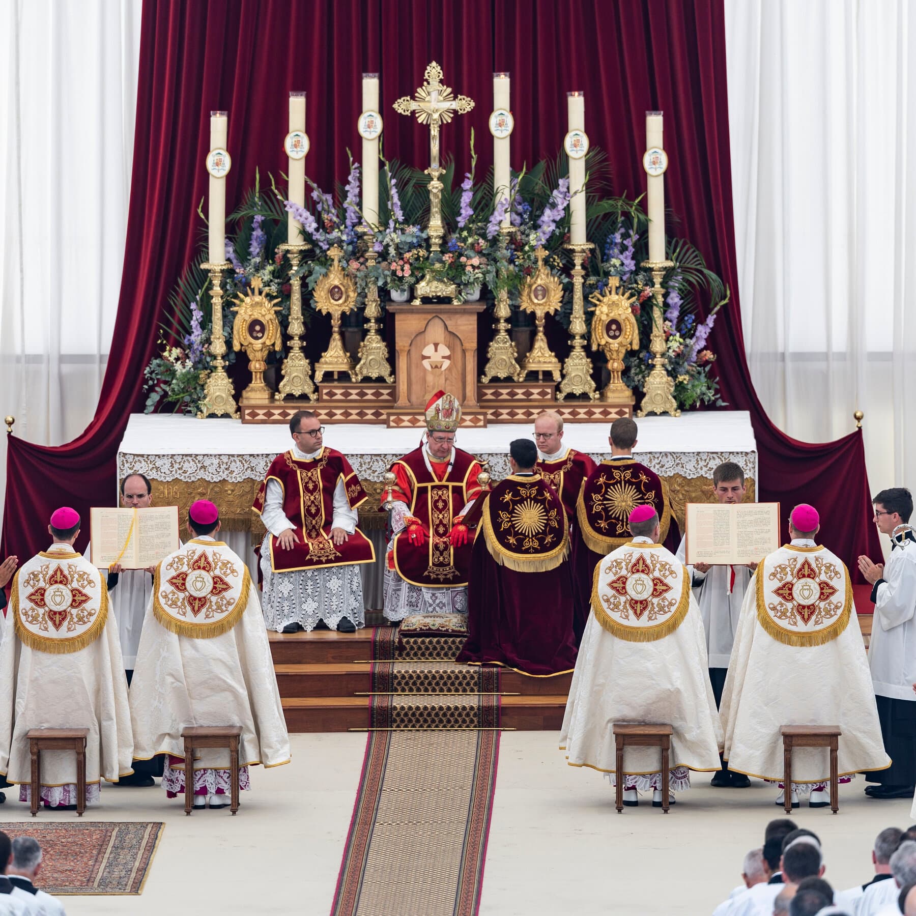 Catholic Group Consecrates 4 Bishops, Risking Break With Vatican