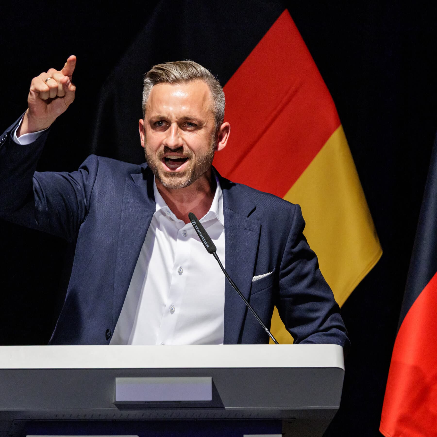 L'extrême droite en Allemagne est proche du pouvoir, mais elle reste liée aux extrémistes