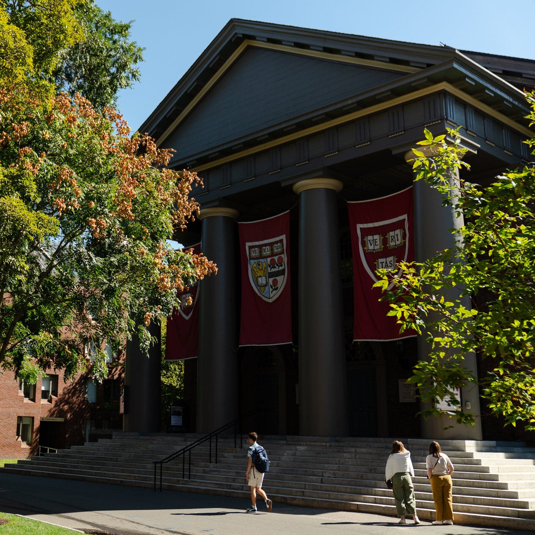 L'agence E.E.O.C. poursuit Harvard pour obtenir des données sur le recrutement
