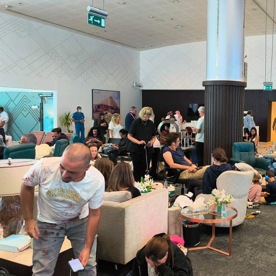 Les passagers racontent la panique après une bagarre dans le cockpit.